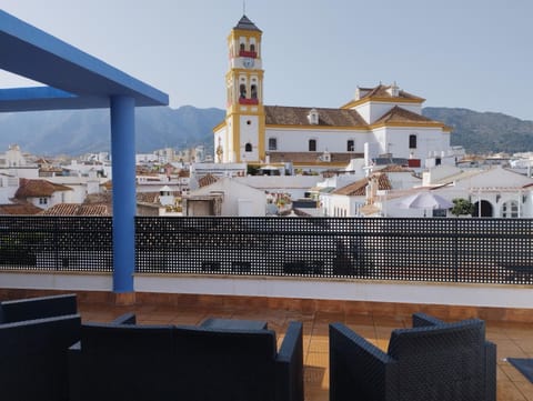 Balcony/Terrace, City view, Mountain view, Street view
