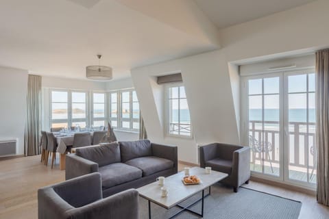 Living room, Sea view