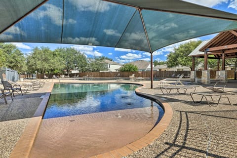 San Antonio Getaway with Game Room, Near SeaWorld! House in San Antonio