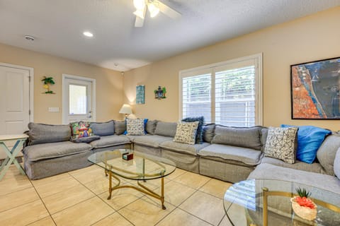 St Augustine Island Cottage - Walk to Beach House in Butler Beach