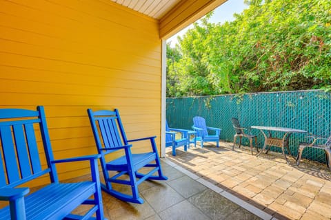 St Augustine Island Cottage - Walk to Beach House in Butler Beach