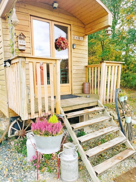 La roulotte de Jane Country House in Nogent-le-Rotrou