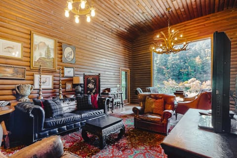 Antler River Lodge House in Guerneville