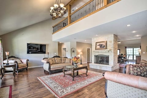 Luxury San Antonio Retreat 110-Acre Private Ranch House in Rio Grande