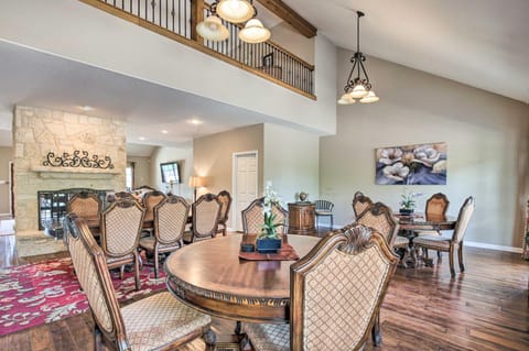 Luxury San Antonio Retreat 110-Acre Private Ranch House in Rio Grande