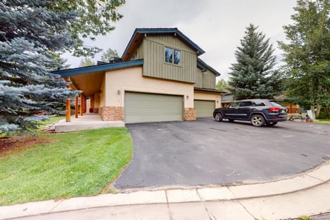 Vail Valley Getaway House in Edwards