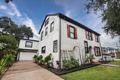 Property building, Garden, Garden view