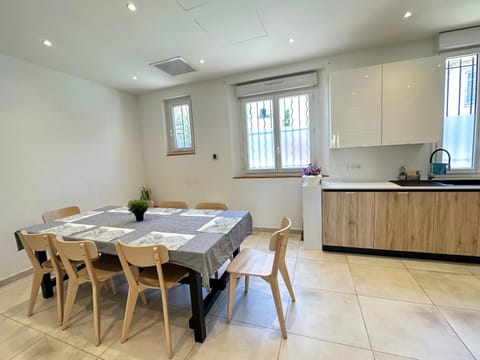 Maison de ville tout confort à Cannes et à 10 Minutes à pied de la plage House in Cannes