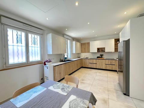 Maison de ville tout confort à Cannes et à 10 Minutes à pied de la plage House in Cannes