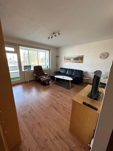 TV and multimedia, Living room, Photo of the whole room, Seating area