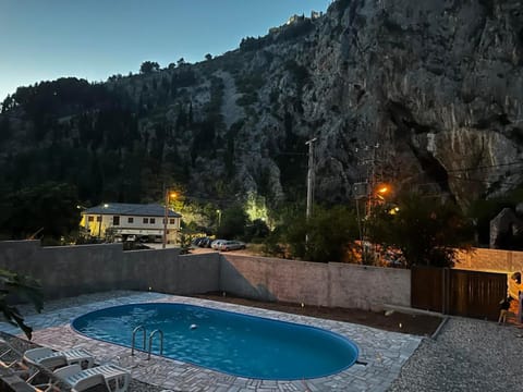 Swimming pool