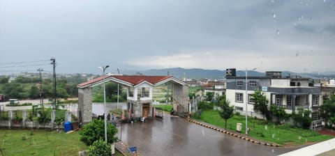 Neighbourhood, Natural landscape, Mountain view, Location