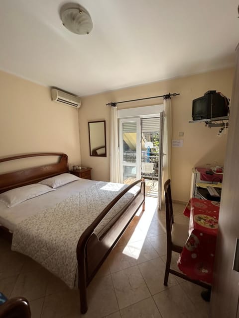 ROOM Jovan,on the sea with free we-fi Apartment in Dobrota