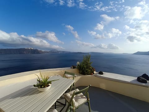 Nearby landmark, Day, Natural landscape, View (from property/room), Balcony/Terrace, Dining area, Sea view