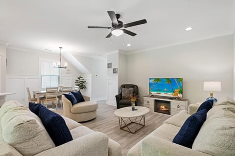 King 2 Queens 3 Doubles Foldout Stainless Steel Beach Gear included House in Hilton Head Island