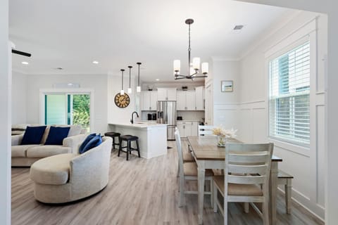 King 2 Queens 3 Doubles Foldout Stainless Steel Beach Gear included House in Hilton Head Island