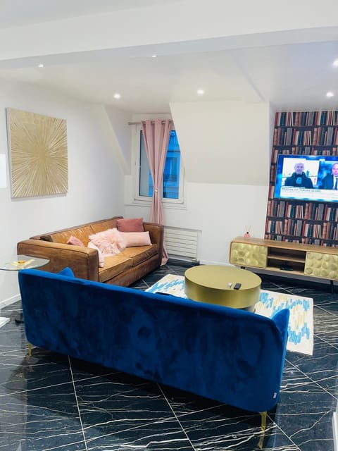 APPARTEMENT AVEC VUE SUR LA TOUR EIIFEL Apartment in Issy-les-Moulineaux