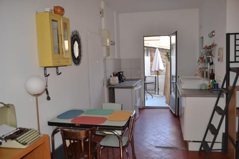 Studio Terrasse Clémentine Apartment in Avignon