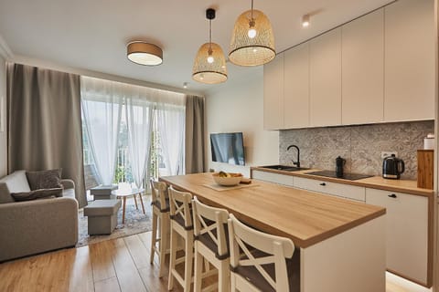 TV and multimedia, Living room, Seating area, stove