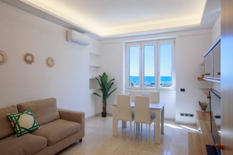 TV and multimedia, Living room, Dining area