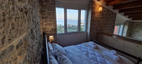 Bed, Photo of the whole room, Bedroom, Sea view