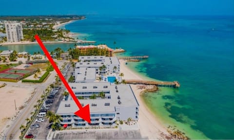 Your Happy Place ON THE BEACH! Apartment in Key Colony Beach