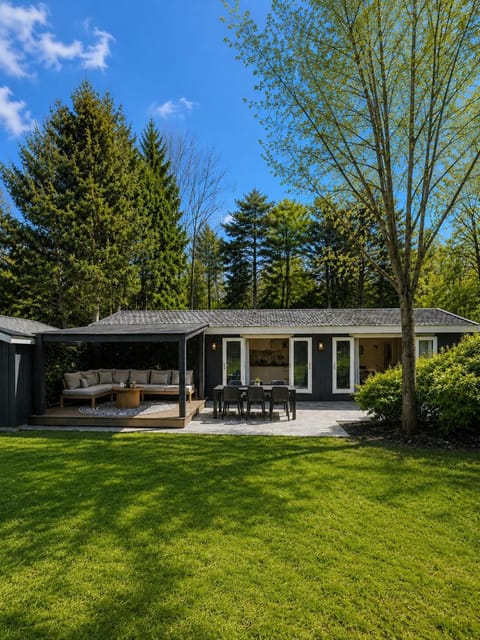 Property building, Day, Garden, Garden view