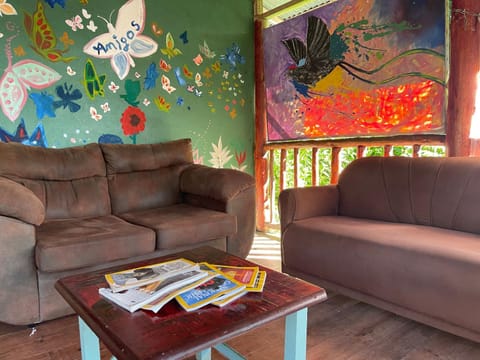 Living room, Seating area