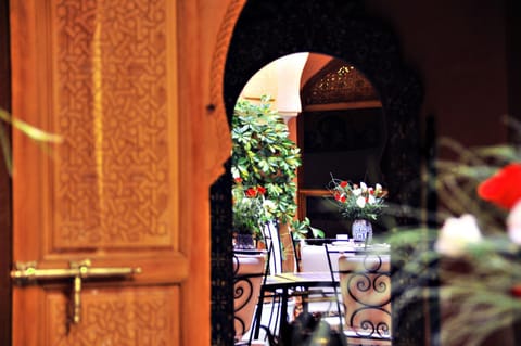 Lobby or reception, Inner courtyard view