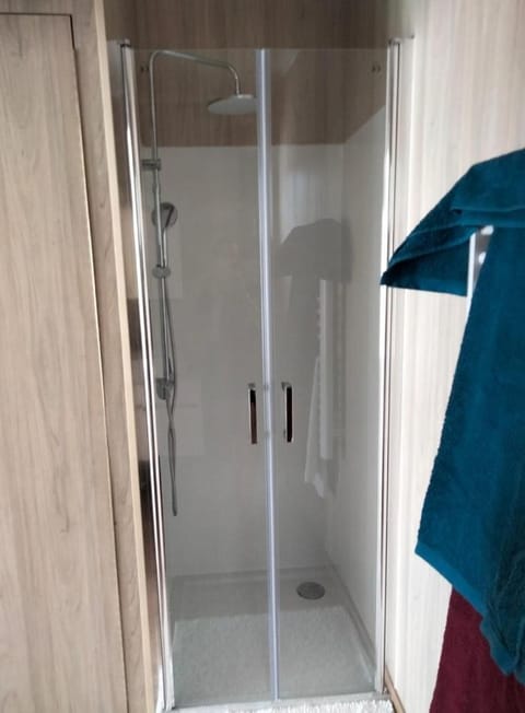 Gîte atypique en bois entre ville et verdures House in Centre-Val de Loire