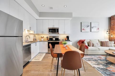 Kitchen or kitchenette, dishwasher, minibar, stove