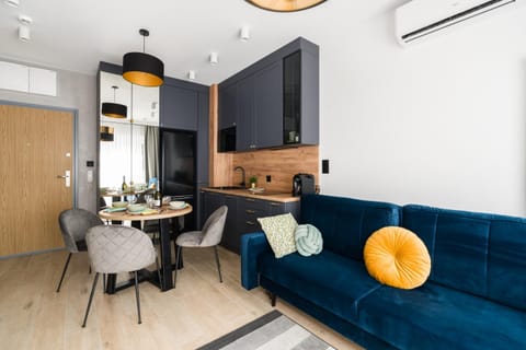 Communal lounge/ TV room, Living room, Seating area, Dining area
