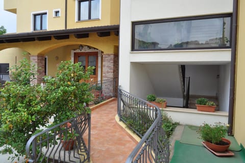 Facade/entrance