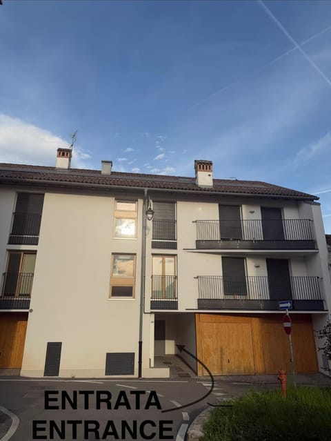 Property building, Facade/entrance