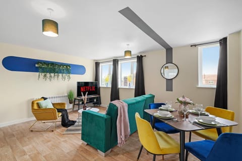 Property building, Living room, Seating area, Dining area