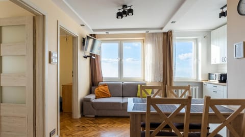TV and multimedia, Kitchen or kitchenette, Living room, Bedroom, microwave
