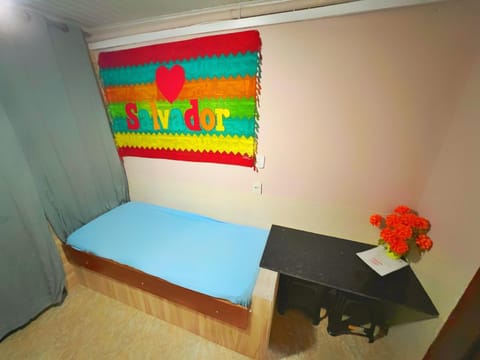 Bed, Photo of the whole room, hair dresser