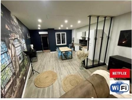 Communal lounge/ TV room