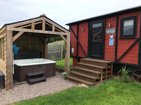 Natural landscape, Garden, Hot Tub, Hot Tub, Garden view