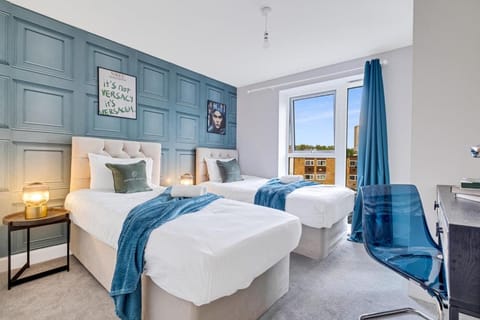 UNIQUE 4 BED STAY for Families & Contractors 靠近唐人街 Apartment in Birmingham