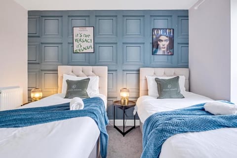 UNIQUE 4 BED STAY for Families & Contractors 靠近唐人街 Apartment in Birmingham