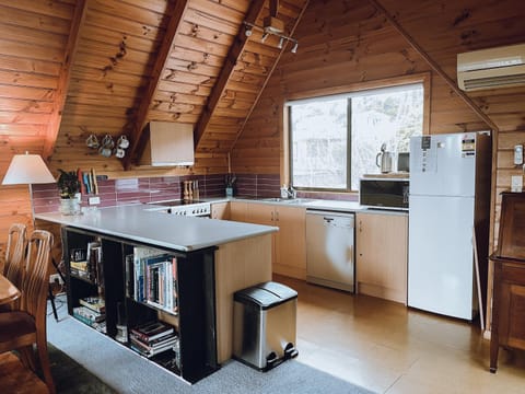 Barefoot Bungalow House in Bicheno