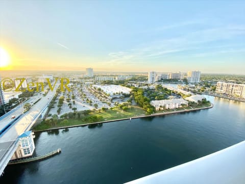Zen Beach House Luxury 1-Bedroom Intracoastal Views House in Hollywood Beach