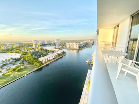 Zen Beach House Luxury 1-Bedroom Intracoastal Views House in Hollywood Beach