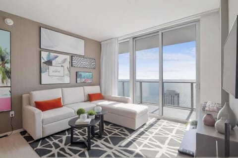 Penthouse Ocean Front View Mansion in Sky Corner Apartment in Hollywood Beach