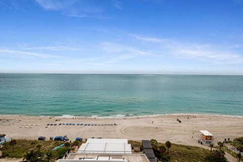 Penthouse Ocean Front View Mansion in Sky Corner Apartment in Hollywood Beach