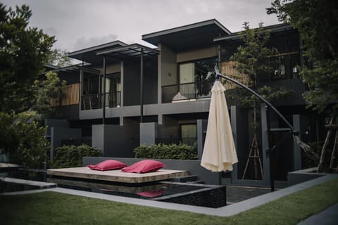 Property building, towels