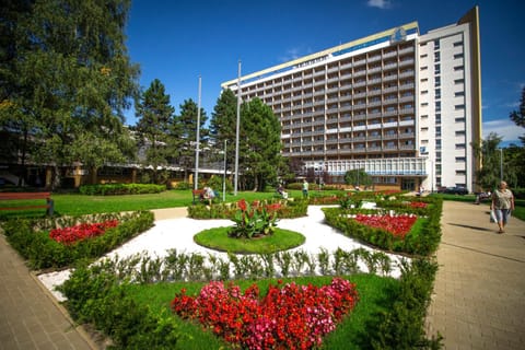 Property building, Garden view