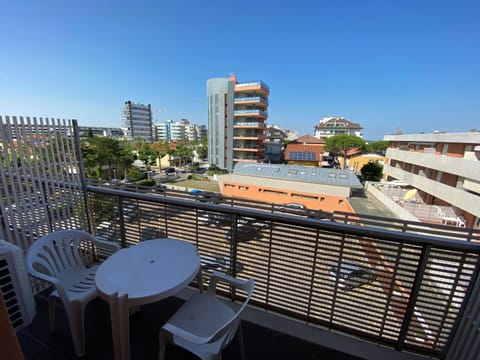 Balcony/Terrace, City view, Street view