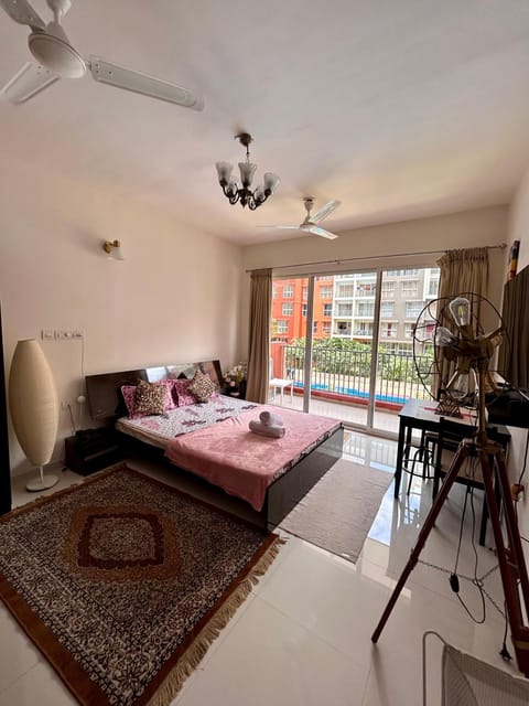 Bed, Balcony/Terrace, Photo of the whole room, Bedroom